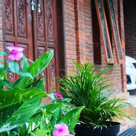 Berkah Homestay Magelang Bagian luar foto