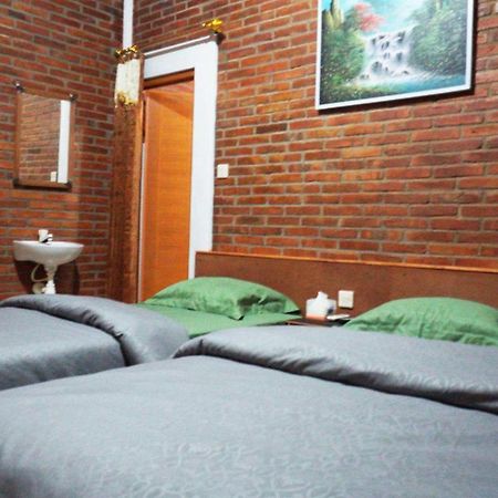 Berkah Homestay Magelang Bagian luar foto