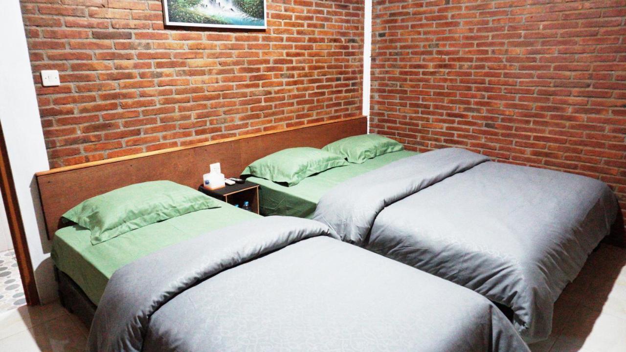 Berkah Homestay Magelang Bagian luar foto