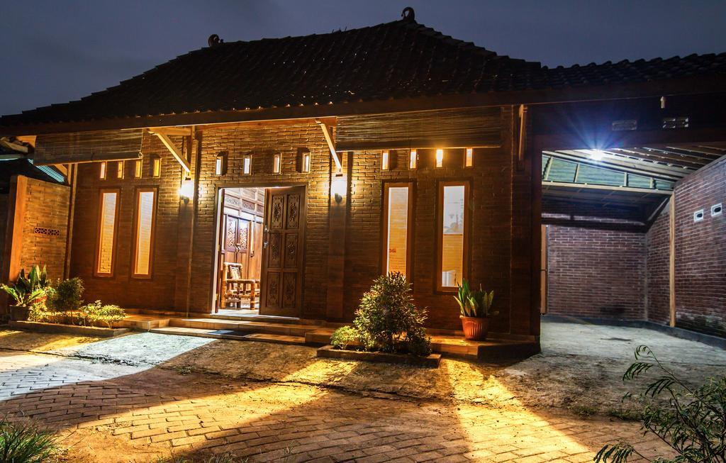 Berkah Homestay Magelang Bagian luar foto
