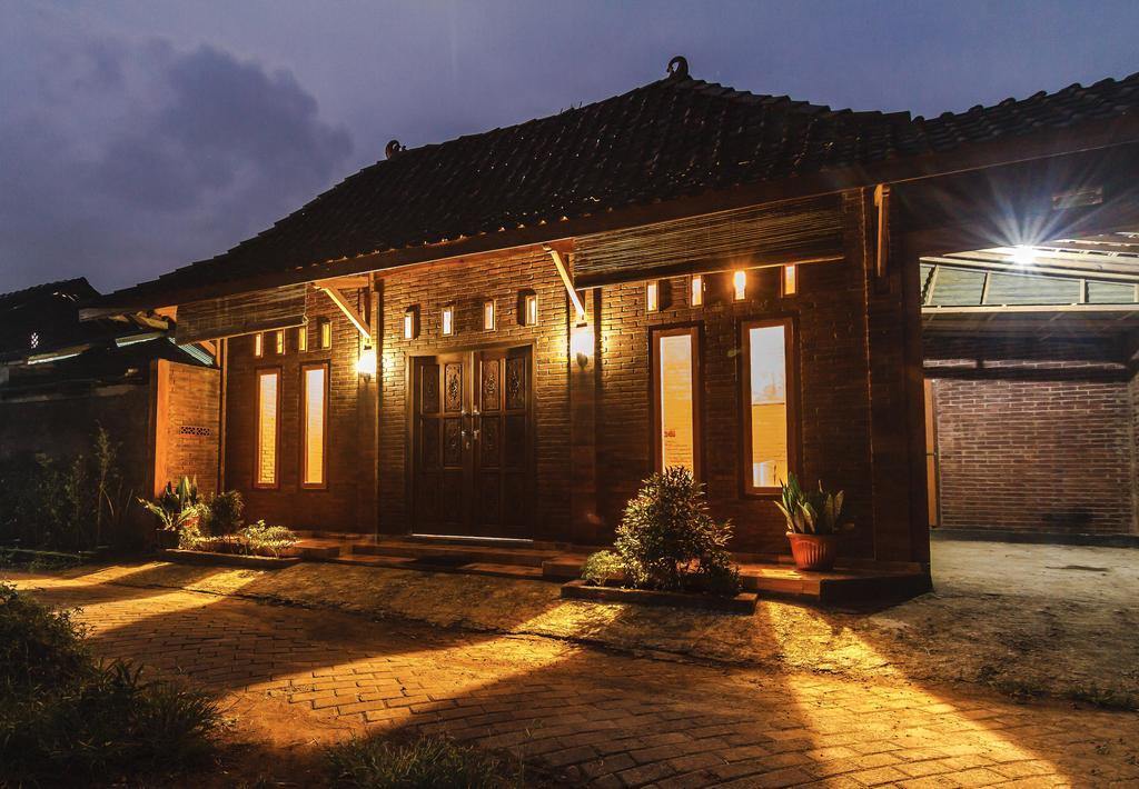 Berkah Homestay Magelang Bagian luar foto